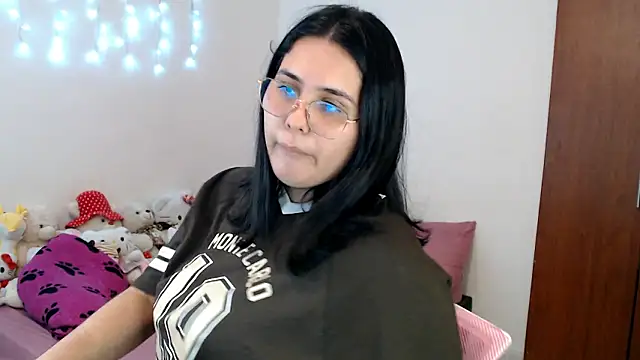 Snapshot of suckdreams19 chatting on February 2026 06:56:02 PM suckdreams19 online show from February 2026 06:56:02 PM