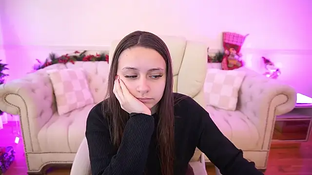 Snapshot of TinyNatalie chatting on January 2026 07:46:01 AM TinyNatalie online show from January 2026 07:46:01 AM