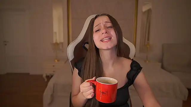 Snapshot of TinyNatalie chatting on February 2026 03:05:01 AM TinyNatalie online show from February 2026 03:05:01 AM