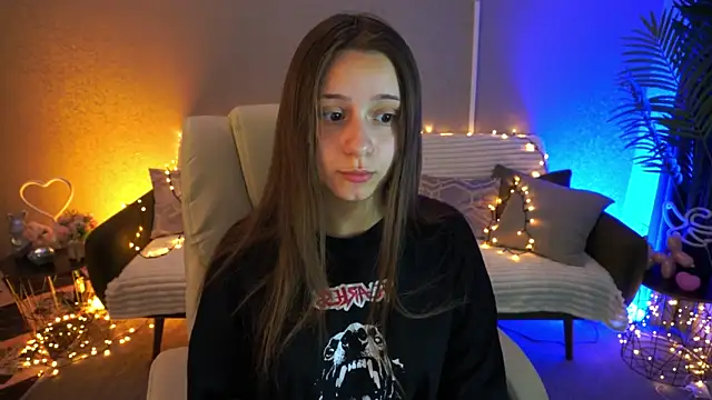 TinyNatalie online show from May 2026 08:27:02 PM