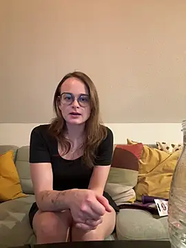 Snapshot of norafack33 chatting on February 2026 05:05:02 PM norafack33 online show from February 2026 05:05:02 PM