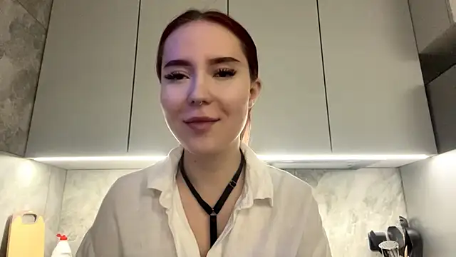 Snapshot of DaphineMckoy chatting on December 2025 05:37:02 AM DaphineMckoy online show from December 2025 05:37:02 AM