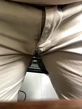 Snapshot of boyyyy2k1 chatting on December 2025 03:47:02 AM boyyyy2k1 online show from December 2025 03:47:02 AM