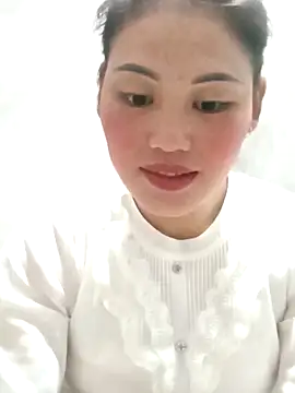 Snapshot of lynae-0 chatting on December 2025 02:26:01 PM lynae-0 online show from December 2025 02:26:01 PM