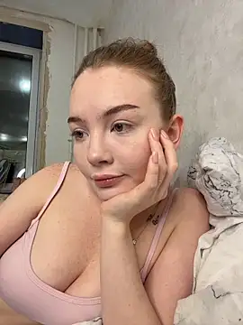 Snapshot of feral__berryss chatting on November 2025 01:47:02 PM feral berryss online show from November 2025 01:47:02 PM