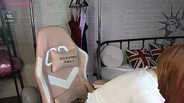 Snapshot of Ginger_Kristin chatting on November 2025 08:17:01 AM Ginger Kristin online show from November 2025 08:17:01 AM