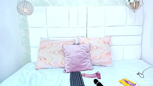 thalia nichols online show from March 2026 10:38:02 PM