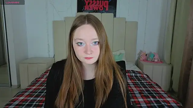 Snapshot of VikiBlossom chatting on December 2025 03:51:02 PM VikiBlossom online show from December 2025 03:51:02 PM