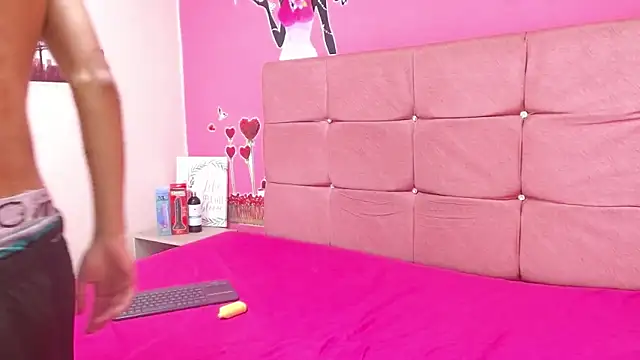 maverickhotson303av online show from December 2025 04:55:01 AM