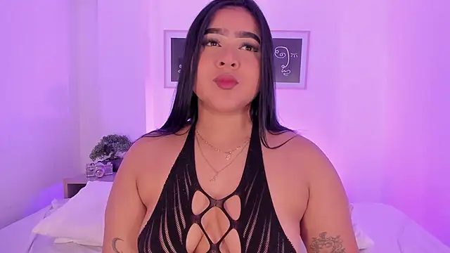 alejandrarojas  online show from April 2026 01:03:01 PM