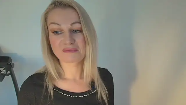 Snapshot of Sweet_Eira chatting on January 2026 02:44:01 PM Sweet Eira online show from January 2026 02:44:01 PM