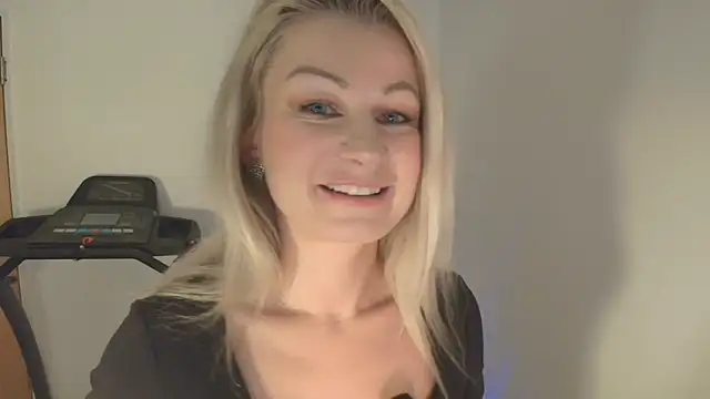 Snapshot of Sweet_Eira chatting on January 2026 04:00:01 PM Sweet Eira online show from January 2026 04:00:01 PM