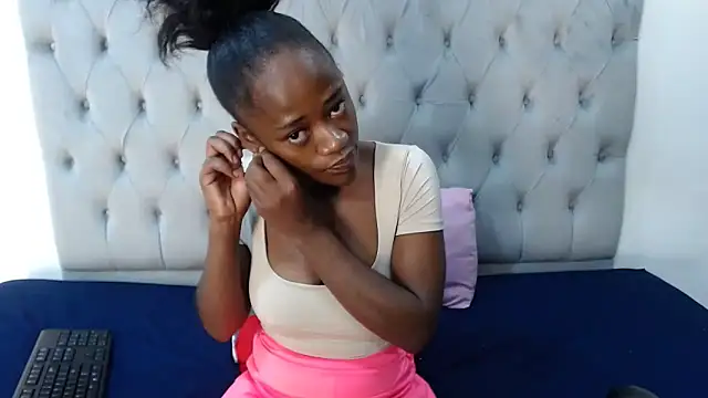 SexyAdelexx online show from February 2026 07:36:01 AM