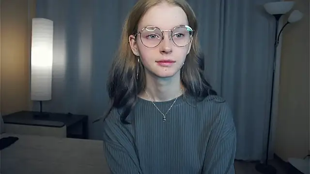 Snapshot of ToyaPletz chatting on November 2025 05:16:01 PM ToyaPletz online show from November 2025 05:16:01 PM