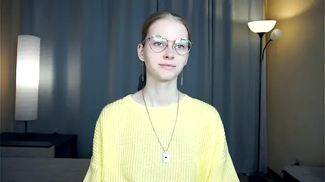 Snapshot of ToyaPletz chatting on December 2025 05:00:01 PM ToyaPletz online show from December 2025 05:00:01 PM