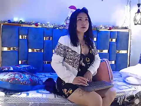 Snapshot of SHIZUKA_WET chatting on December 2025 08:49:02 PM SHIZUKA WET online show from December 2025 08:49:02 PM