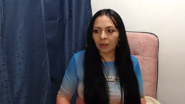 Snapshot of Paolahotty chatting on December 2025 10:47:02 PM Paolahotty online show from December 2025 10:47:02 PM