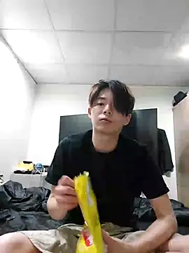 Snapshot of twtung_tung chatting on November 2025 05:15:02 PM twtung tung online show from November 2025 05:15:02 PM