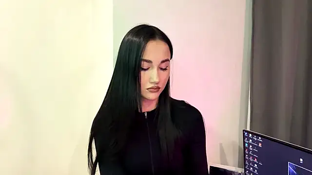 Snapshot of Beautyofnlka chatting on November 2025 12:51:01 PM Beautyofnlka online show from November 2025 12:51:01 PM