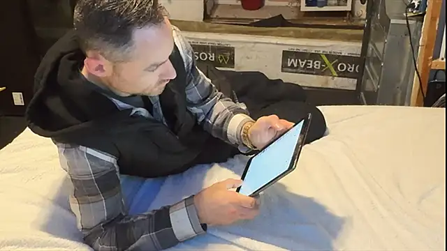 famous1tad online show from November 2025 07:31:02 AM