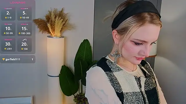 DorthaDunt online show from December 2025 06:50:01 AM