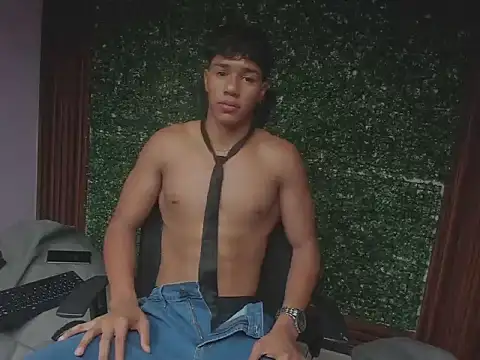 Snapshot of damon_sw chatting on December 2025 07:00:01 PM damon sw online show from December 2025 07:00:01 PM