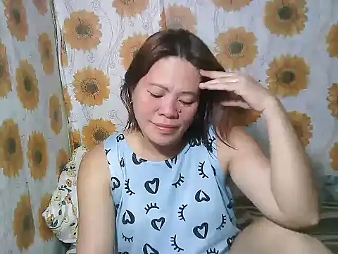 Smilinglovely online show from April 2026 05:18:02 AM