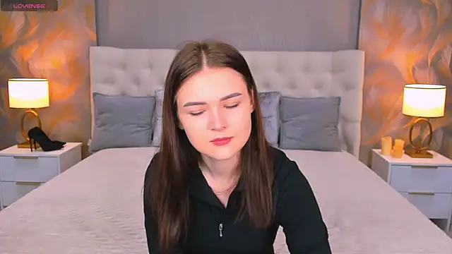 GLORIA BLOOM online show from November 2025 08:44:01 PM