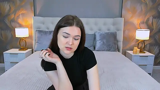 GLORIA BLOOM online show from December 2025 08:35:01 PM