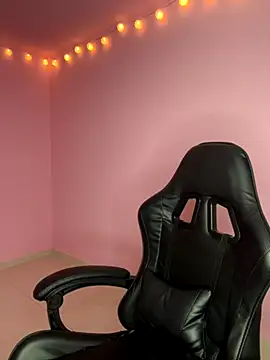 Snapshot of Davne_ chatting on November 2025 09:08:01 PM Davne online show from November 2025 09:08:01 PM