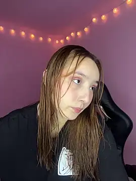 Davne  online show from December 2025 10:29:01 PM