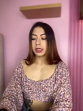 Snapshot of MaddieHunter chatting on November 2025 01:13:01 PM MaddieHunter online show from November 2025 01:13:01 PM