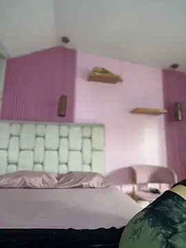 Snapshot of MaddieHunter chatting on December 2025 01:05:02 PM MaddieHunter online show from December 2025 01:05:02 PM