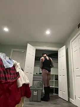 Snapshot of JSizzle13 chatting on December 2025 07:37:01 AM JSizzle13 online show from December 2025 07:37:01 AM