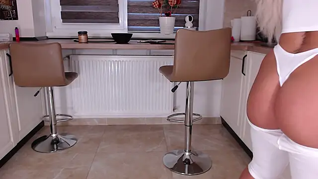 Snapshot of SexyElisabeth chatting on March 2025 08:51:01 AM SexyElisabeth online show from March 2025 08:51:01 AM