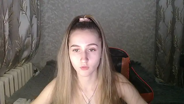 Snapshot of Ave_Costly chatting on December 2025 02:55:01 PM Ave Costly online show from December 2025 02:55:01 PM