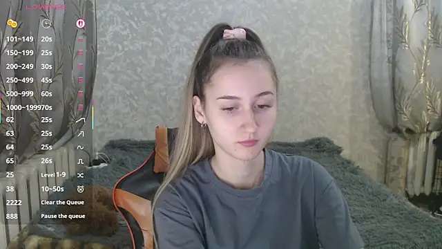 Ave Costly online show from December 2025 04:47:01 PM