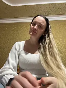 Snapshot of TomilaSi chatting on December 2025 07:21:02 PM TomilaSi online show from December 2025 07:21:02 PM