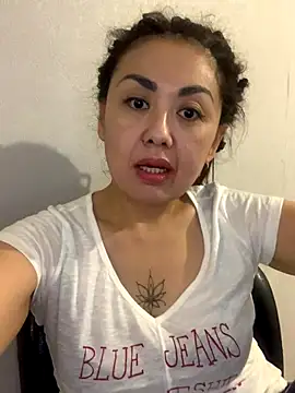 Snapshot of Tomiris87 chatting on December 2025 02:55:01 PM Tomiris87 online show from December 2025 02:55:01 PM