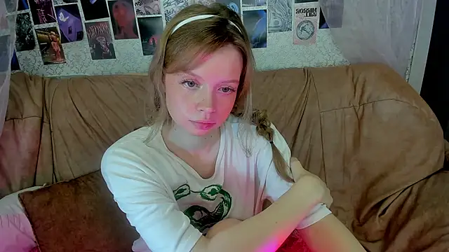 AlysaMeow online show from June 2026 04:11:01 PM