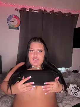 CurvyAyla online show from February 2026 01:28:01 PM