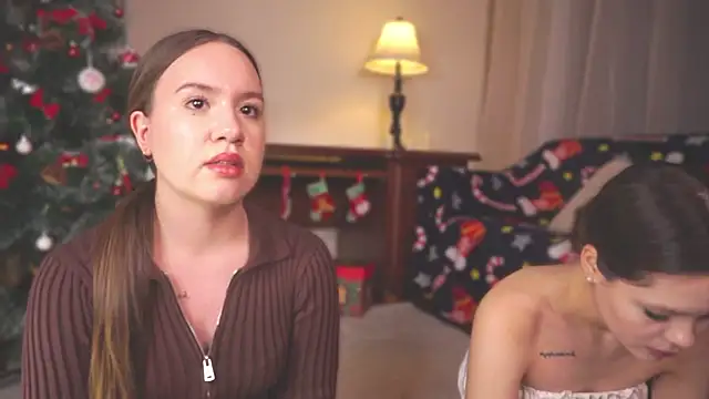 Snapshot of VirginiaRowe chatting on December 2025 02:33:01 PM VirginiaRowe online show from December 2025 02:33:01 PM