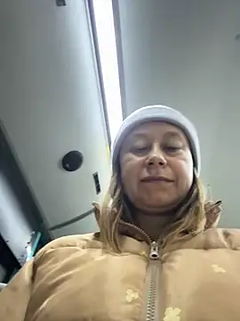 Brooke lover online show from April 2026 06:50:01 PM