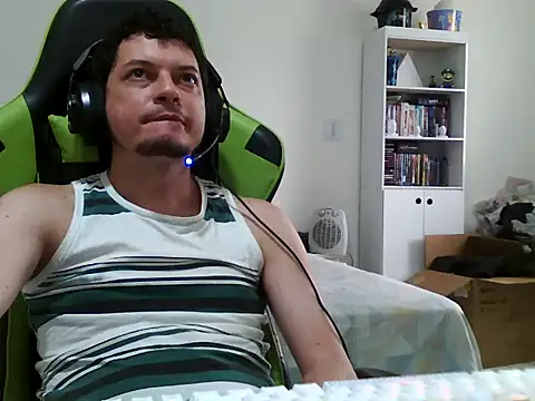 Snapshot of Fussador chatting on November 2025 05:45:02 PM Fussador online show from November 2025 05:45:02 PM
