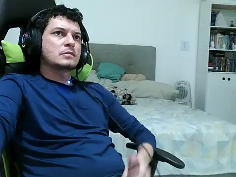 Snapshot of Fussador chatting on November 2025 02:35:01 AM Fussador online show from November 2025 02:35:01 AM