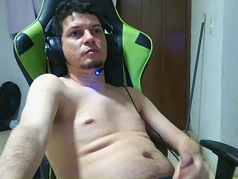 Snapshot of Fussador chatting on May 2026 04:06:02 AM Fussador online show from May 2026 04:06:02 AM