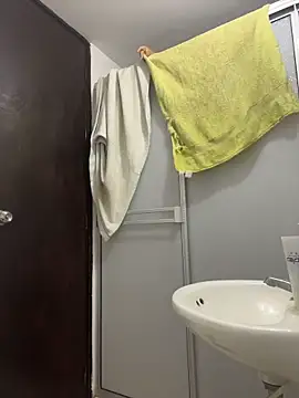 Snapshot of Miia_moonn chatting on December 2025 11:15:02 AM Miia moonn online show from December 2025 11:15:02 AM