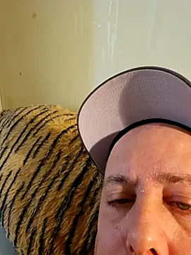 Snapshot of BODY78_M chatting on January 2026 10:28:02 AM BODY78 M online show from January 2026 10:28:02 AM