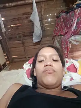 Snapshot of rachelbunny_and_kevin chatting on December 2025 05:11:02 PM rachelbunny and kevin online show from December 2025 05:11:02 PM