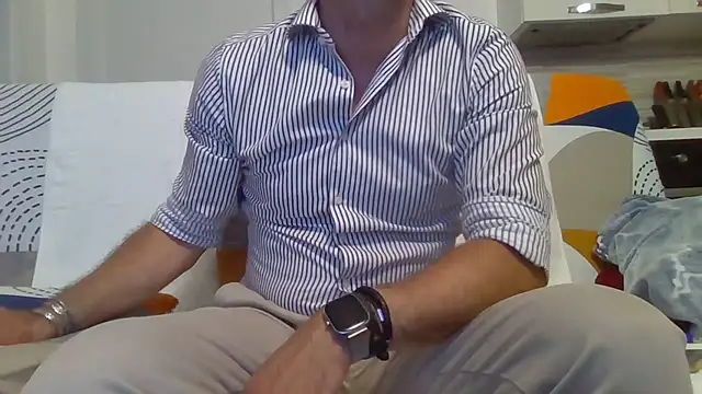 Snapshot of Eroshotlicker chatting on June 2026 09:37:02 PM Eroshotlicker online show from June 2026 09:37:02 PM